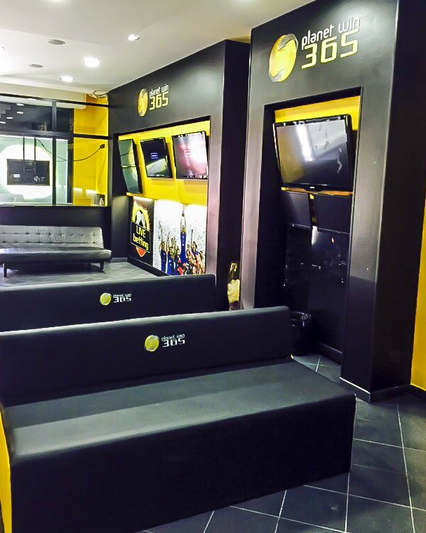 ARREDAMENTO INTERNI PER SALA GIOCHI