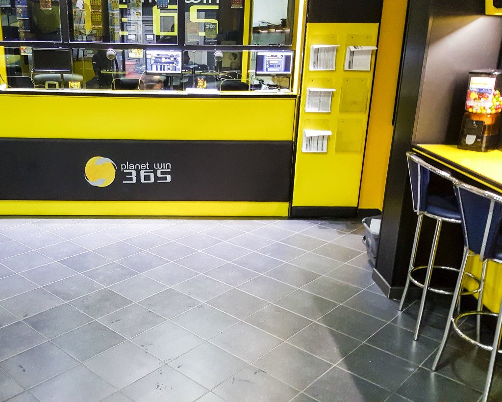 ARREDAMENTO INTERNI PER SALA GIOCHI