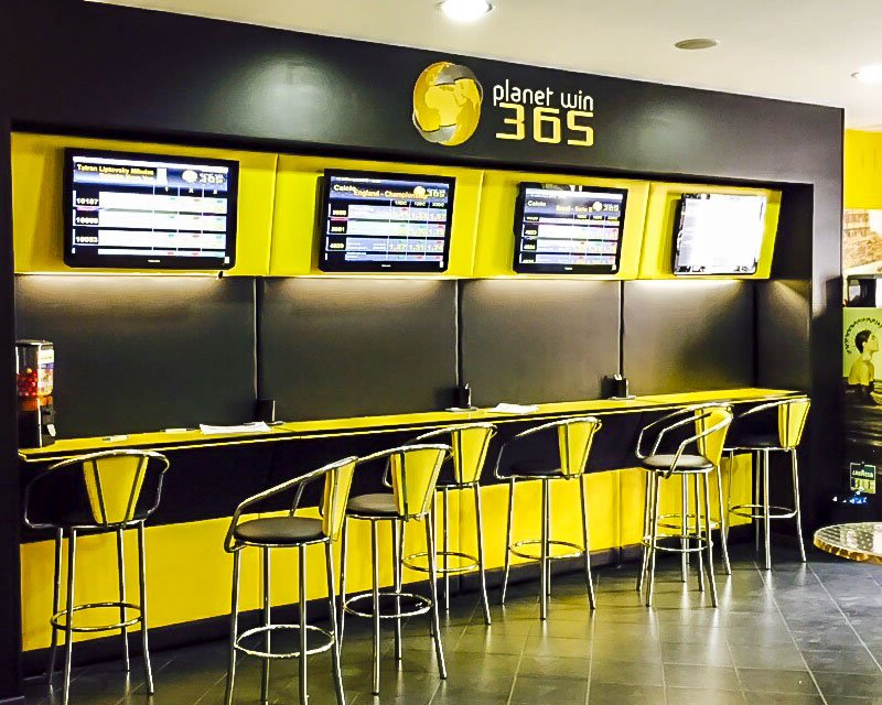 ARREDAMENTO INTERNI PER SALA GIOCHI