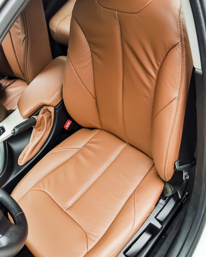 RIVESTIMENTO PERSONALIZZATO MARRONE SEDILI AUTO
