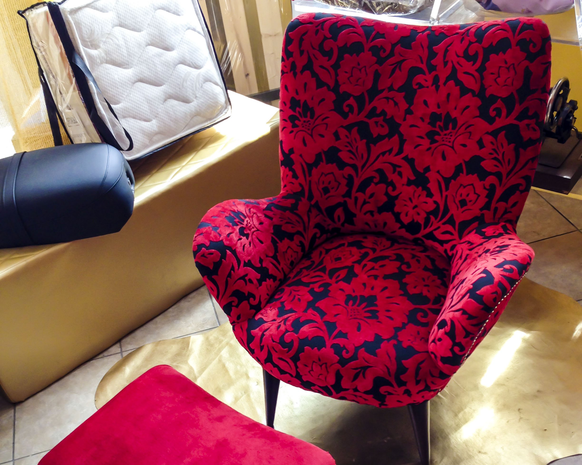 POLTRONA CON DESIGN ACCATTIVANTE