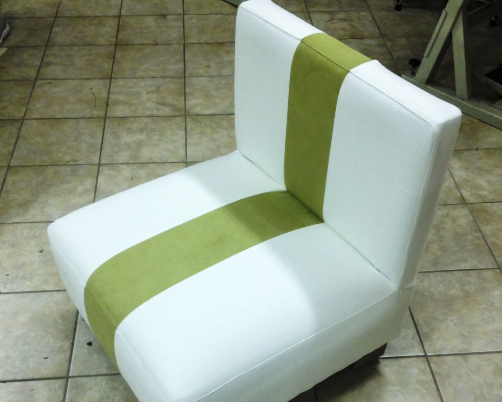 POLTRONA IN STILE MODERNO