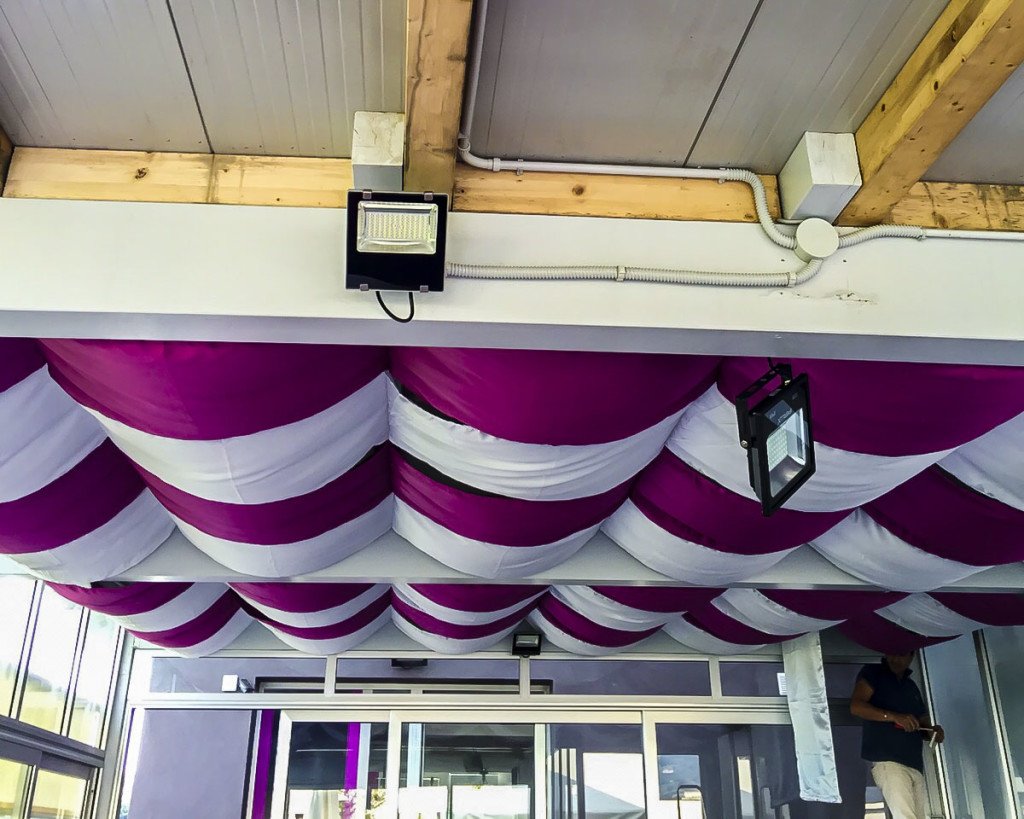 TENDAGGI E ARREDI INTERNI PER BAR