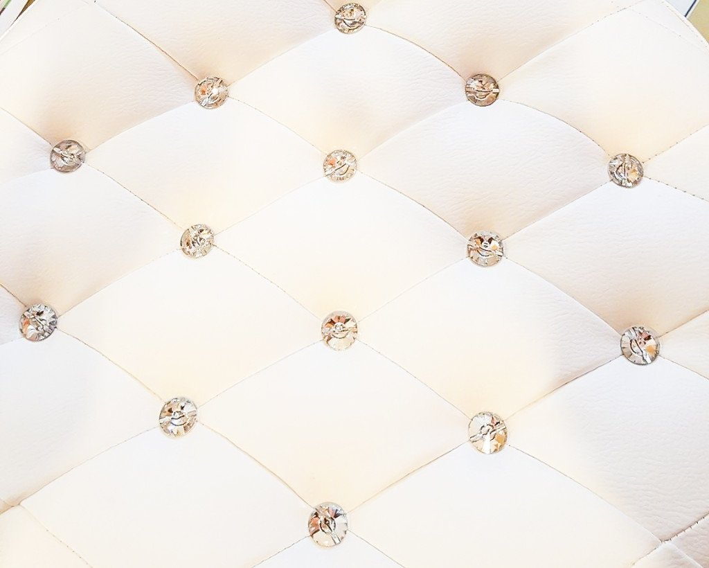 POUF CONTENITORE CON SWAROSCHI