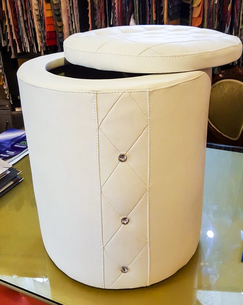 POUF CONTENITORE CON SWAROSCHI